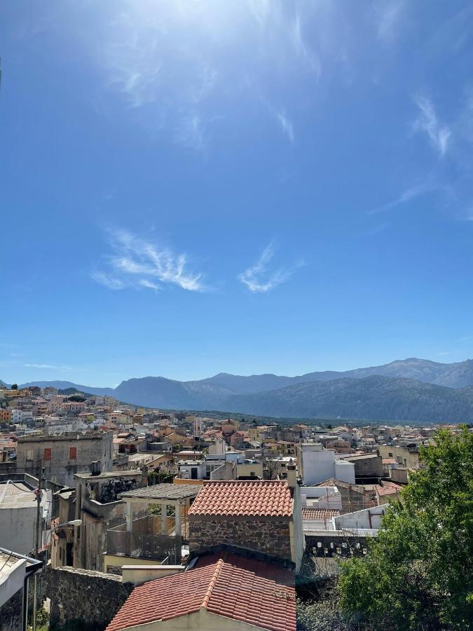 Casa Vacanze Sa Piazza Apartman Dorgali Kültér fotó